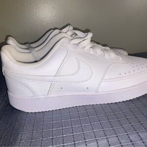 Nike Court Vision Low